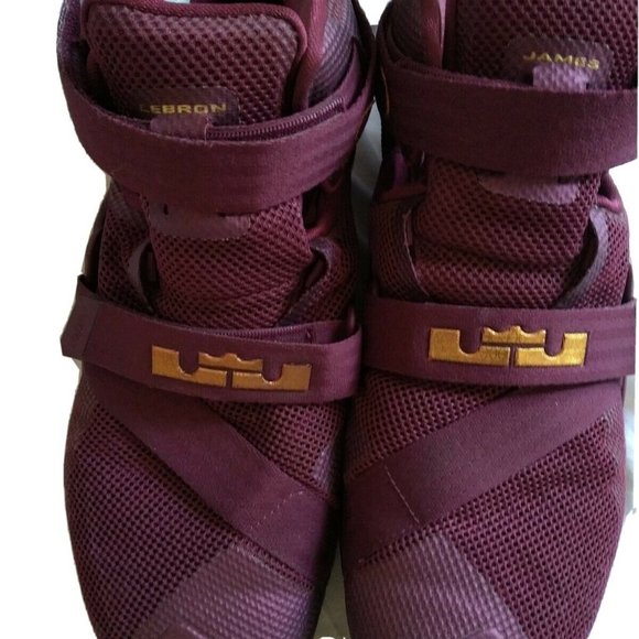 lebron soldier 10 maroon